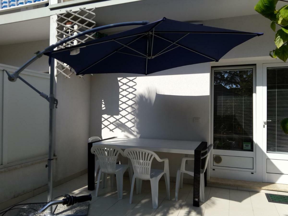 Villa Flora Γκράντο Εξωτερικό φωτογραφία
